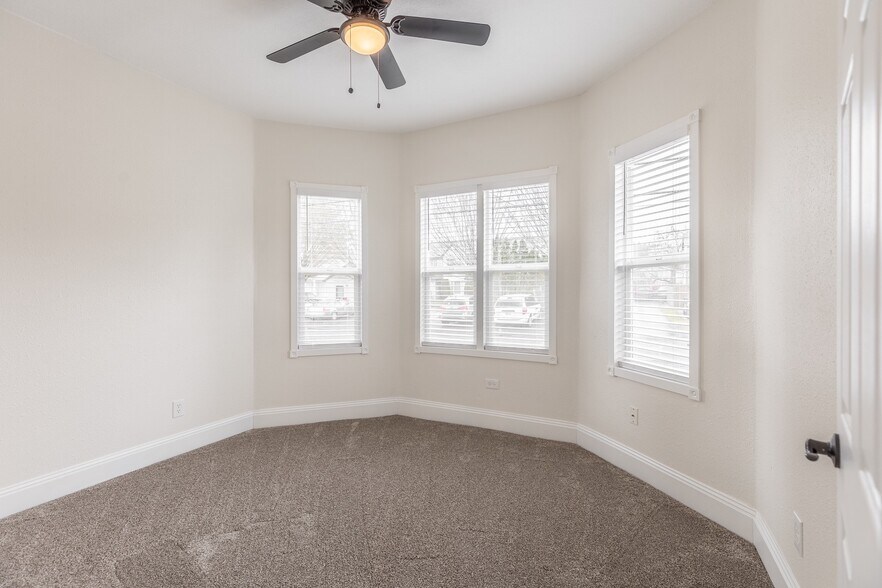 Room1 - 1144 SE 85th Ave