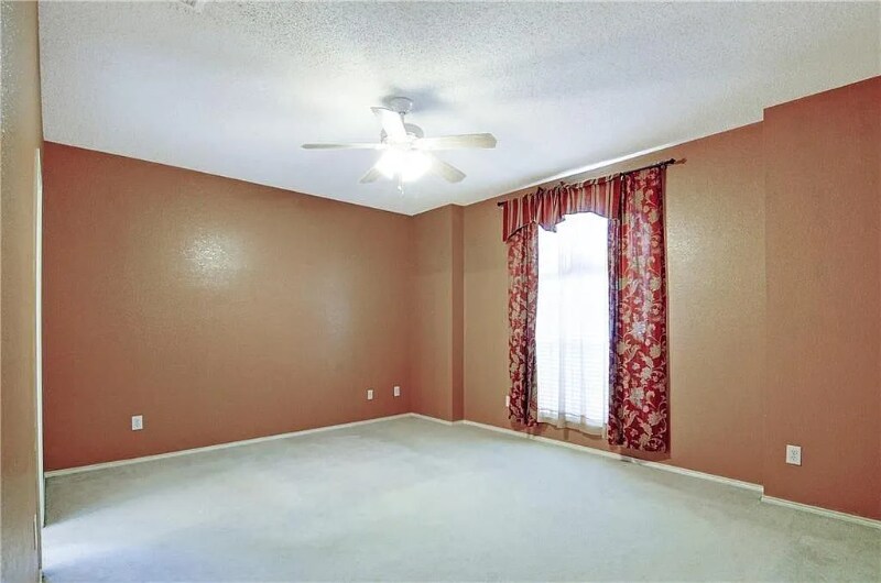 Building Photo - 720 Dandelion Dr