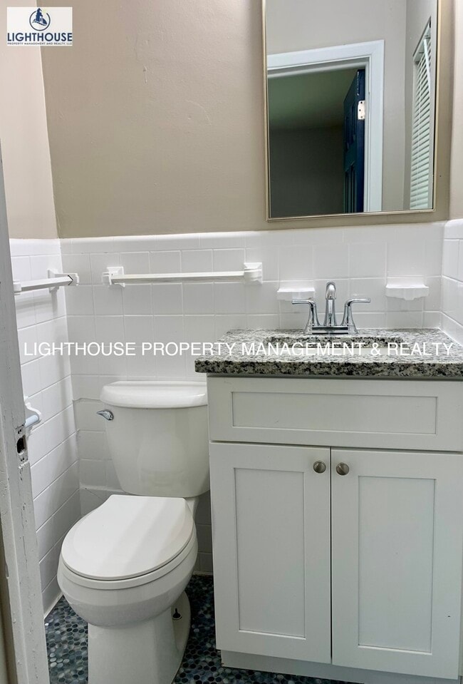Building Photo - Fantastic 3 bed/2 bath home in Edgewood Ma...