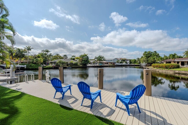 Building Photo - 1725 NE 23rd Ave