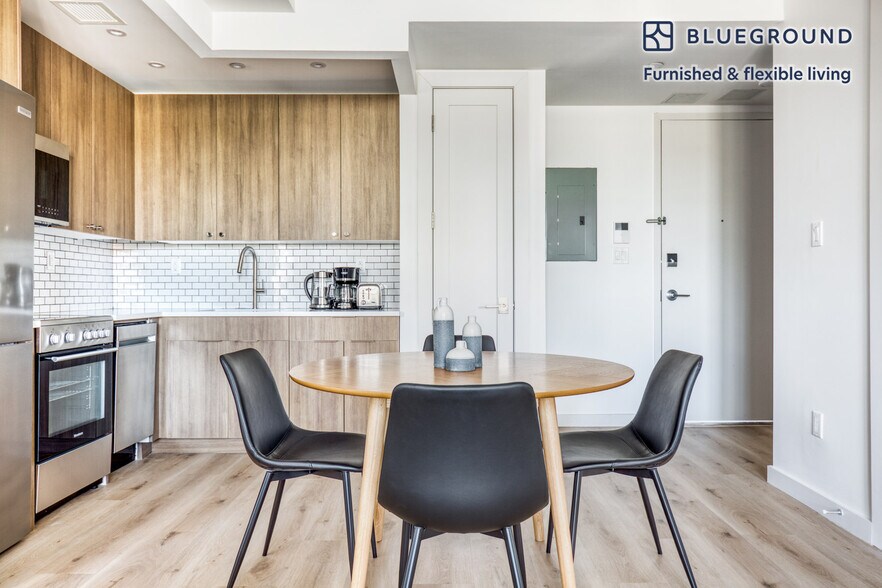 Building Photo - 68 Gold St