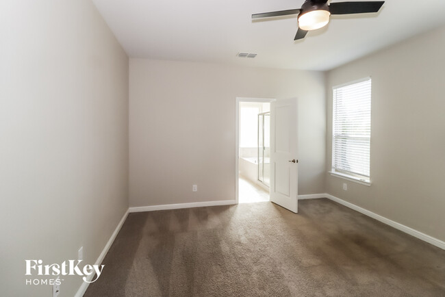 Building Photo - 2609 Sunburst Dr