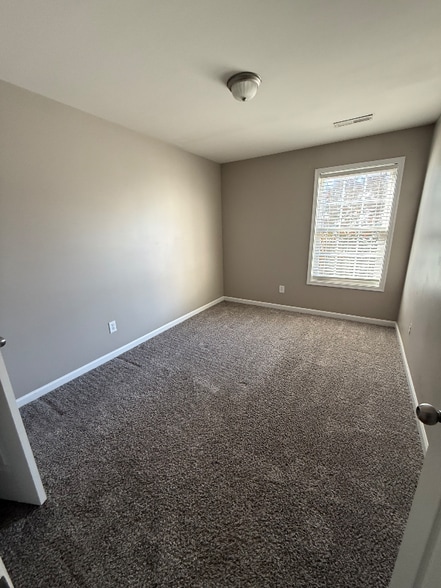 Building Photo - 650 Ganyard Farm Way