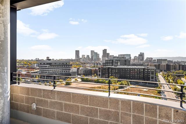 Building Photo - 3520 Chestnut Pl