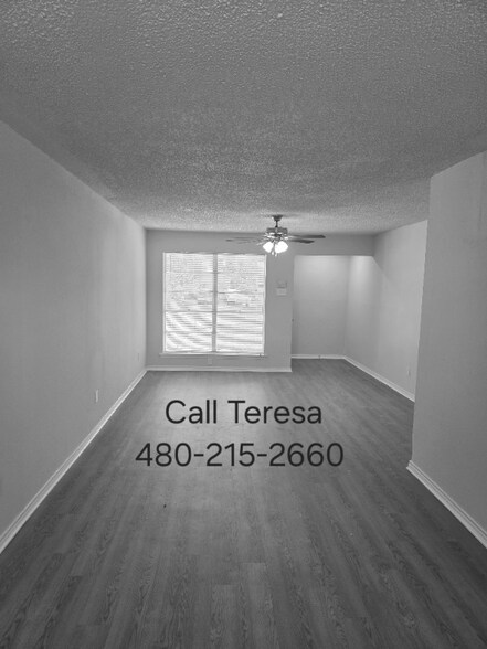 Building Photo - 4325 Chestnut Dr