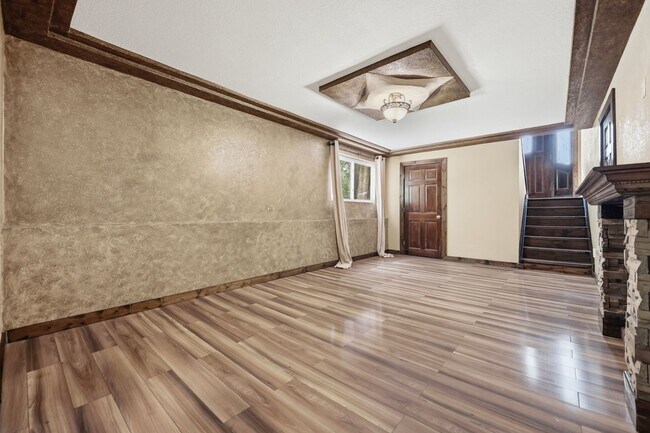 Building Photo - 3137 W 20th Ave