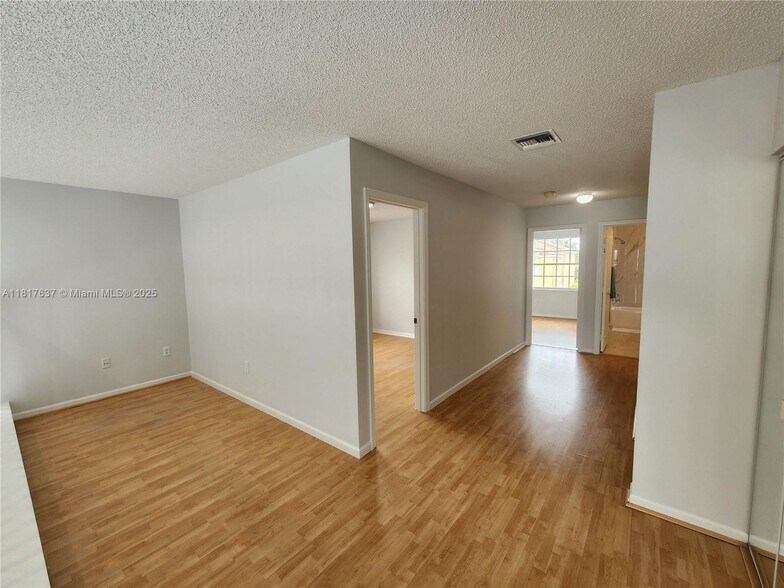 Building Photo - 15840 NW 16th Ct