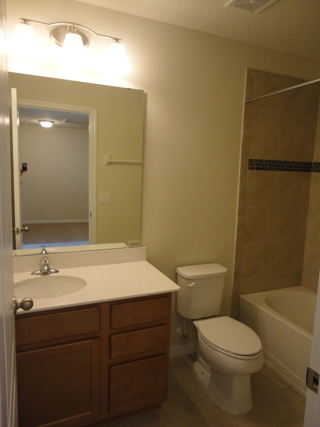 Building Photo - 3/2.5 Town Home in Winter Park! Priced to ...