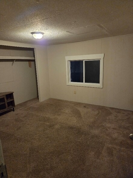 Building Photo - 12 Geer Rd