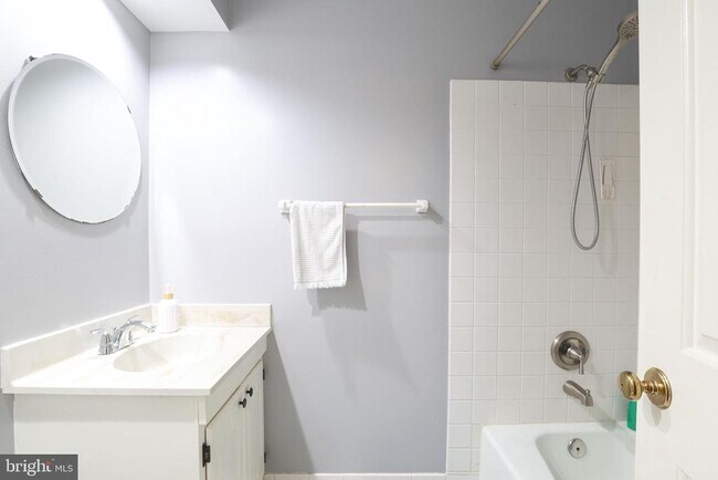 Building Photo - 7966 Hidden Bridge Dr