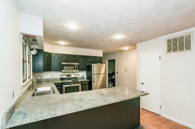 Building Photo - 6919 Taylor Manor Ave
