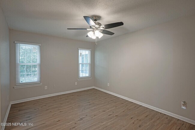 Building Photo - 7728 Pikes Peak Dr