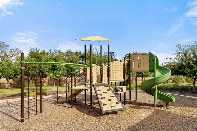 Building Photo - 10513 Defender Trl