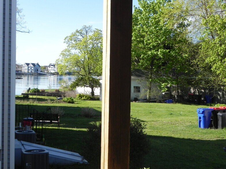 Building Photo - 10 Hawkins Ave