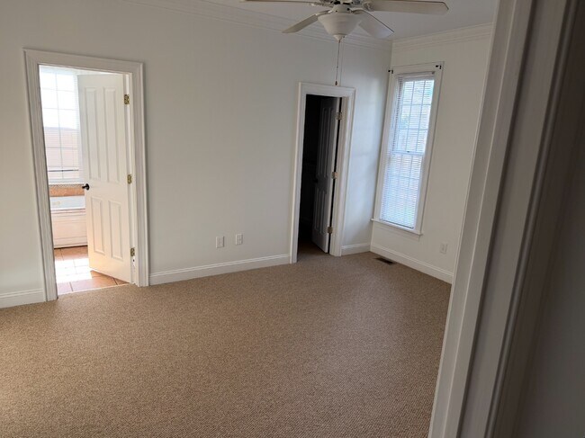 Building Photo - 820 Pirate Cove