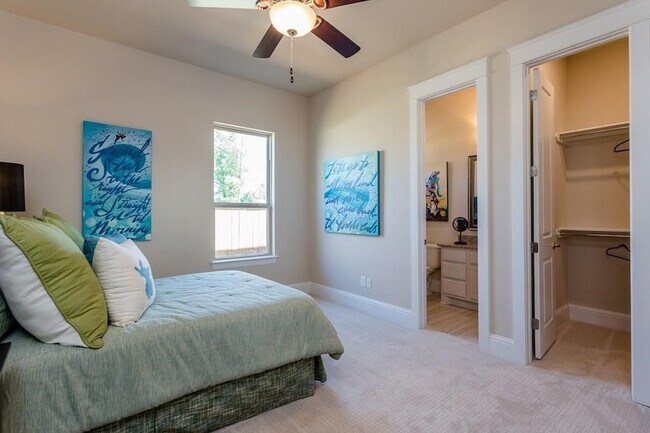 Building Photo - 2064 Bluestem Dr