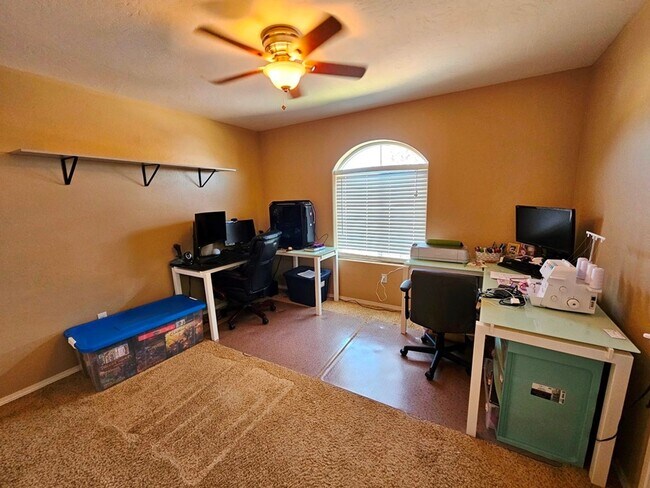 Building Photo - 1461 Tierra Royas