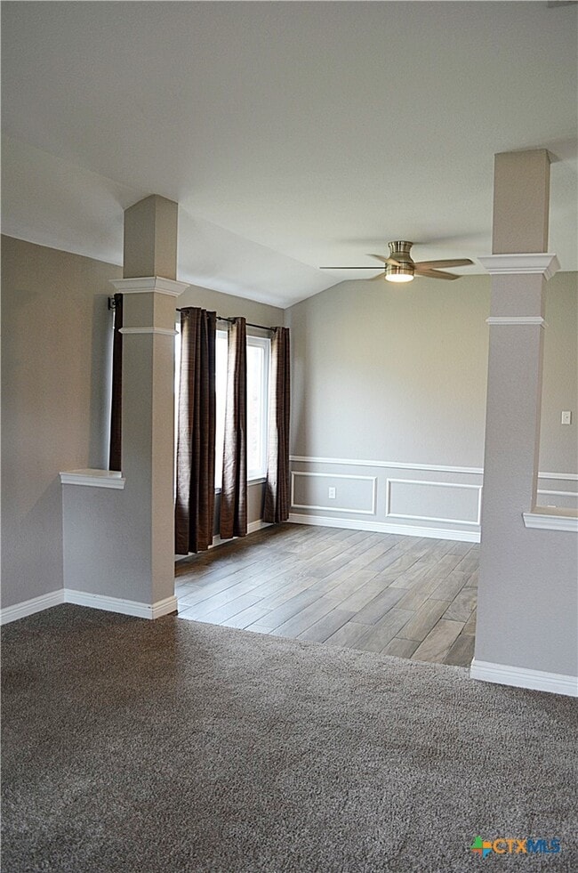 Building Photo - 423 Reservation Dr