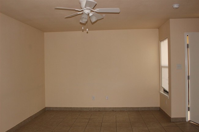 Building Photo - 2119 S Ejido Ave