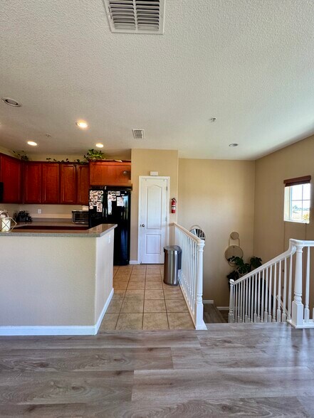 Building Photo - 3301 N Park Dr