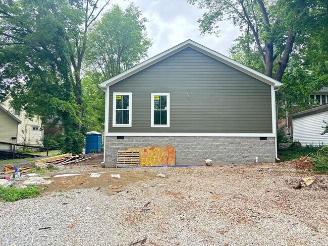 Building Photo - 1344 Park St