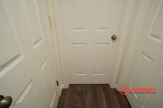 Building Photo - Beautiful Home Located In Rosedale Area!