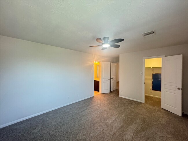 Building Photo - 8107 Gran Villa Dr