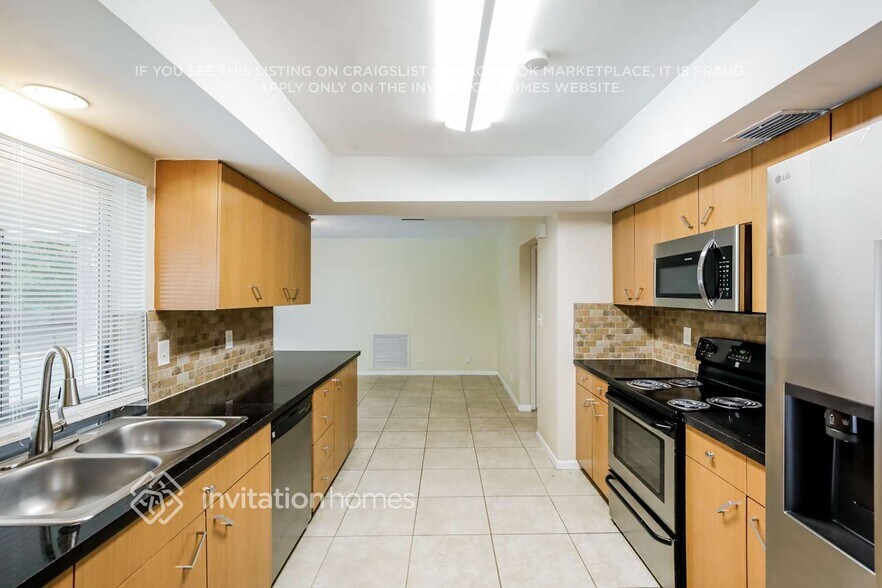 Building Photo - 941 SW 75th Terrace