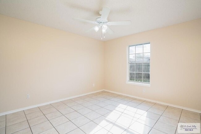 Building Photo - 1307 Lily Ln