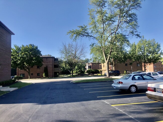 Building Photo - 704 65th St
