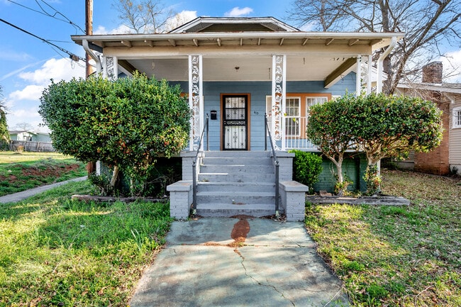 Building Photo - 415 19th St N