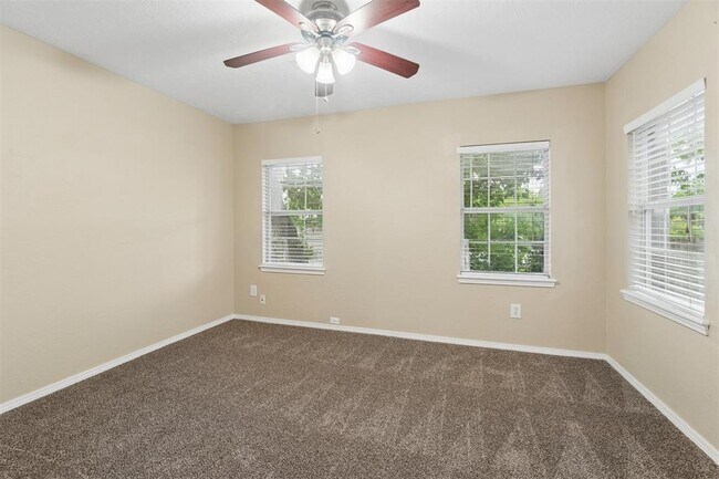 Building Photo - 2109 NW 31st St