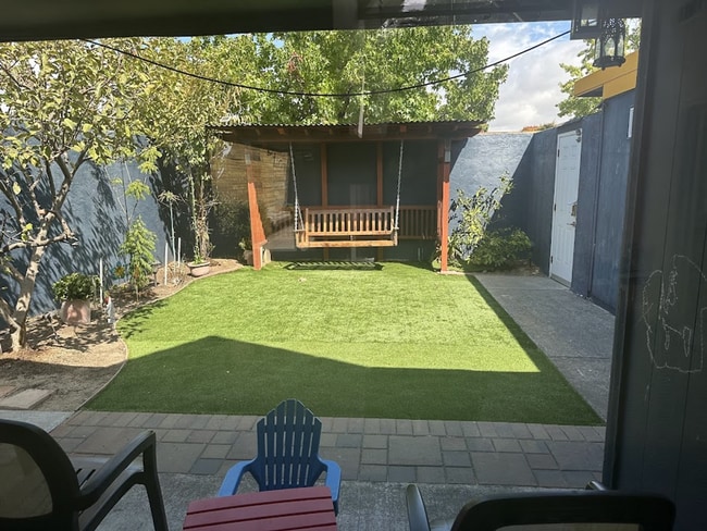 Building Photo - Bright and Airy Sunnyvale Home with Updated Bathrooms and Private Yard