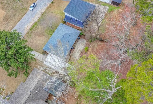 Building Photo - 977 Pegg Rd