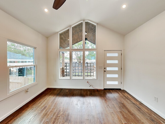 Building Photo - 304 Sciple Terrace NW