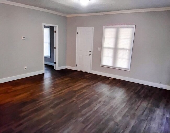 Building Photo - Charming 3-Bedroom Home Near the Park – Pe...