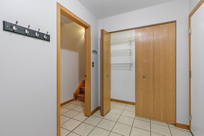 Building Photo - 614 Littleton Trail