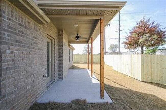 Building Photo - Come check out this Riverwood home in Lowell!