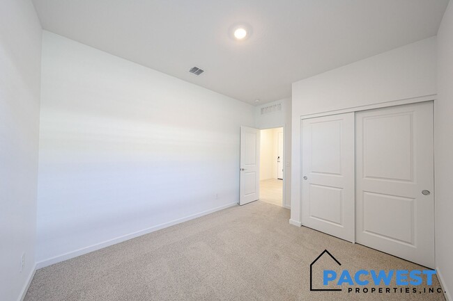 Building Photo - Your new home for lease!
