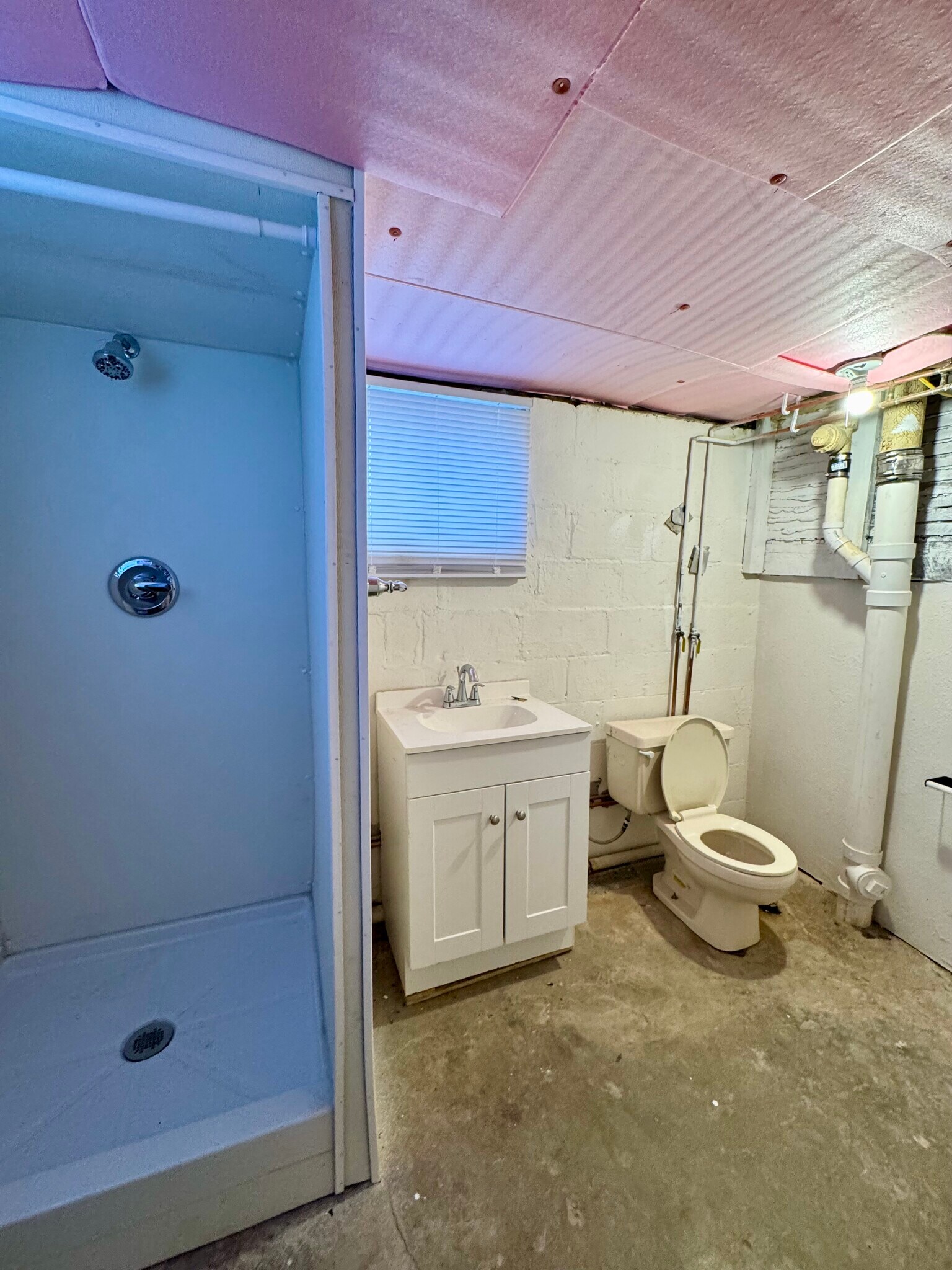 Building Photo - 1338 W 13th St