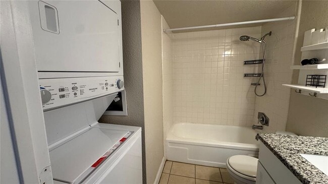 Building Photo - 205 Lewfield Cir