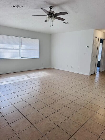 Building Photo - 8016 Lowndes St