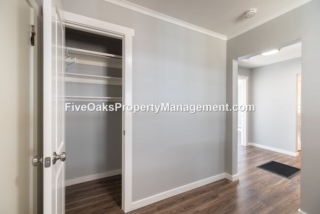 Building Photo - 252 Folsom Rd
