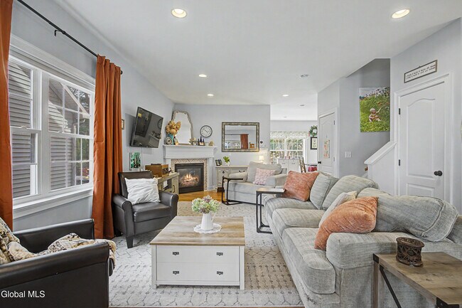 Building Photo - 8 Furlong St