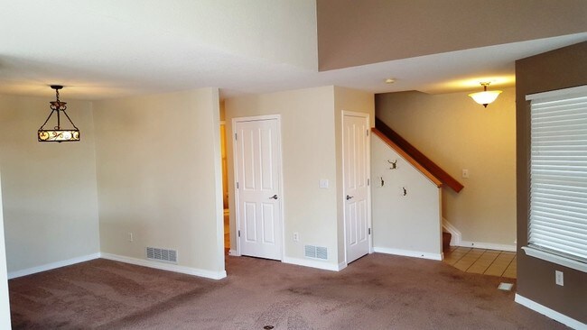 Building Photo - 13287 Holly St