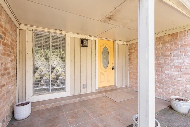 Building Photo - 2214 Deer Valley Dr