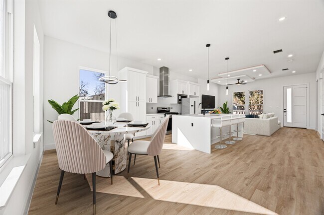 Building Photo - 615 Lettie St