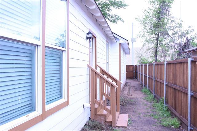 Building Photo - 2411 Anderson St