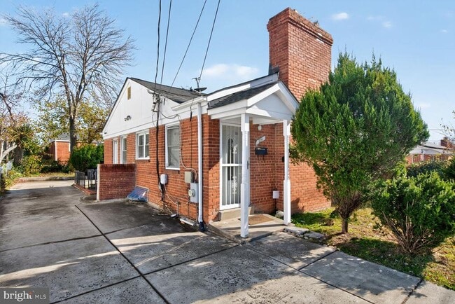 Building Photo - 224 University Blvd E