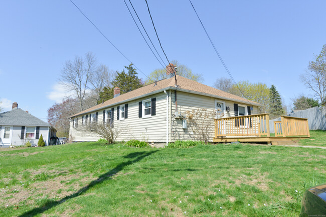 Building Photo - 130 Circle Dr